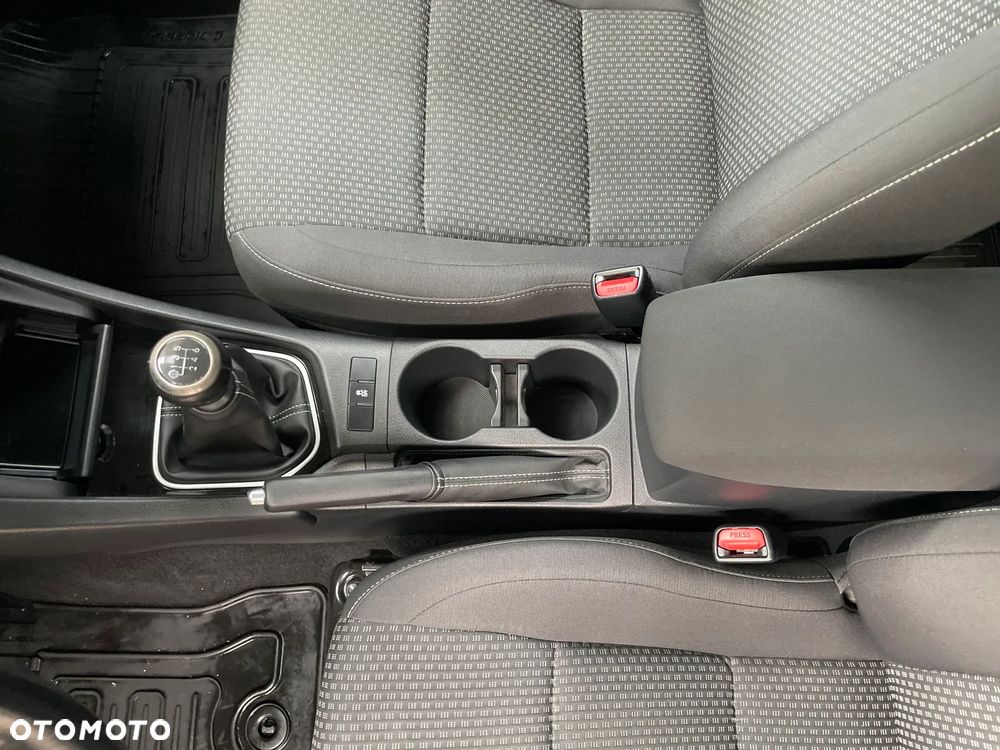 Toyota Corolla 1.6 Comfort - 28