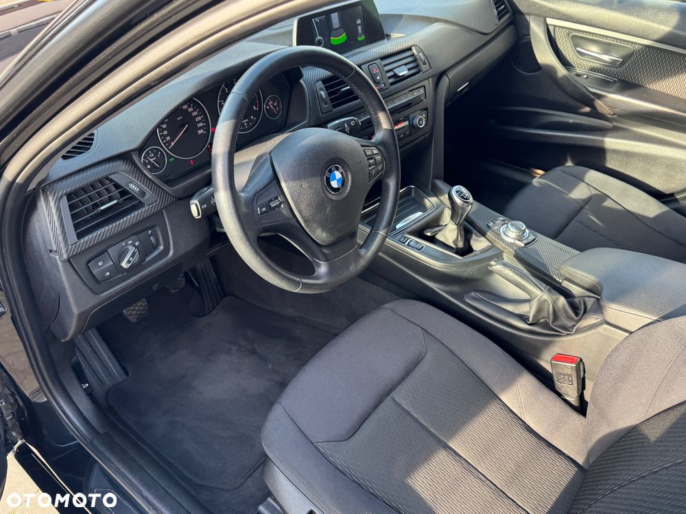 BMW Seria 3 318d xDrive - 8