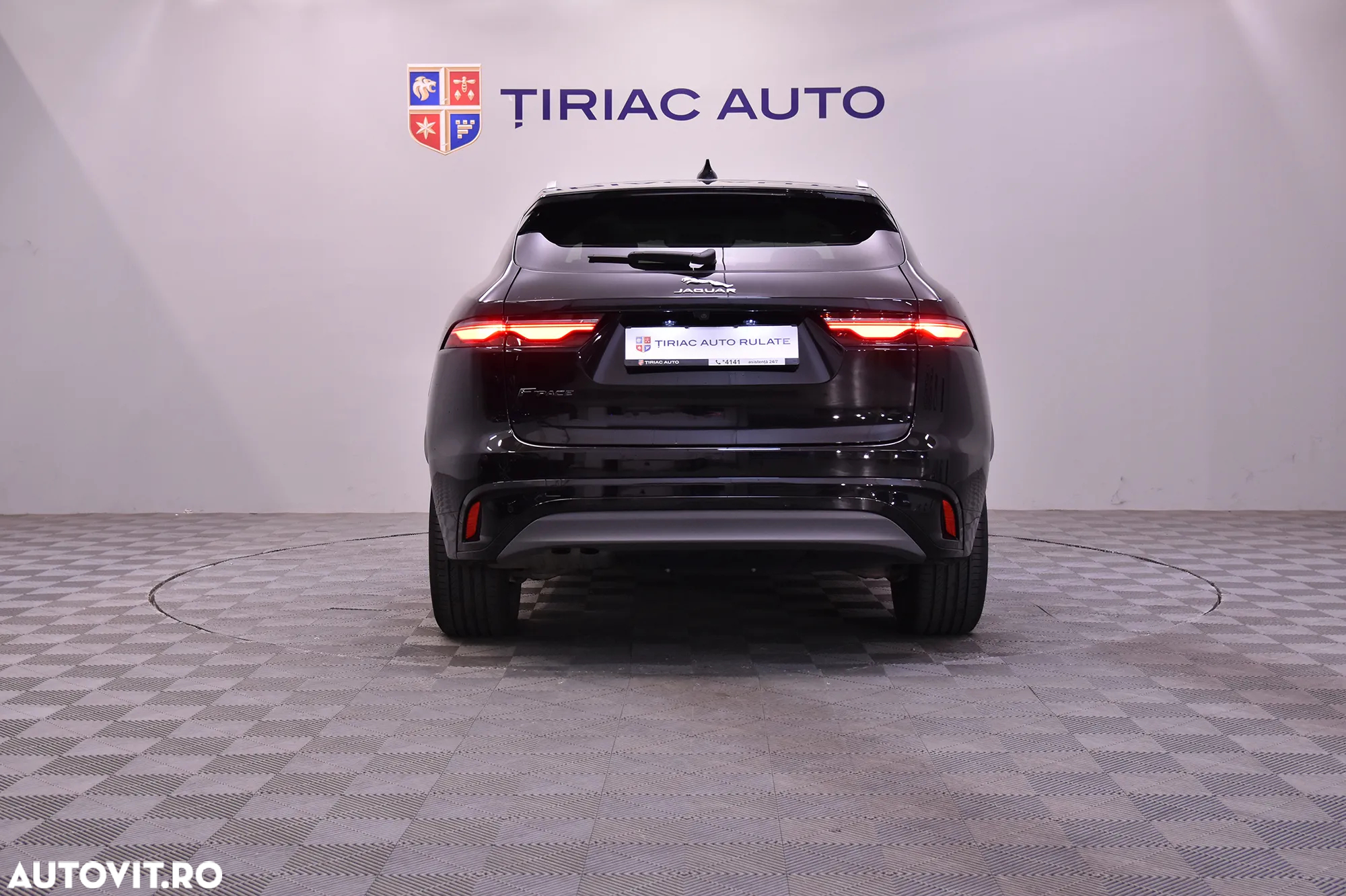 Jaguar F-Pace - 4