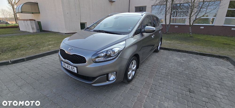 Kia Carens 1.7 CRDi 141 ISG UEFA EURO 2016 - 1
