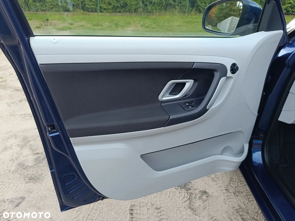 Skoda Fabia 1.2 HTP STYLE EDITION - 19