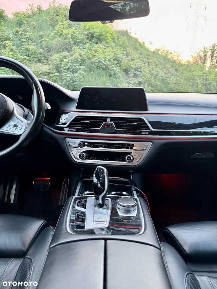 BMW Seria 7 750d xDrive sport - 12