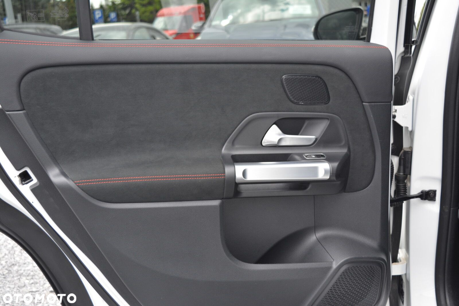 Mercedes-Benz GLB - 27