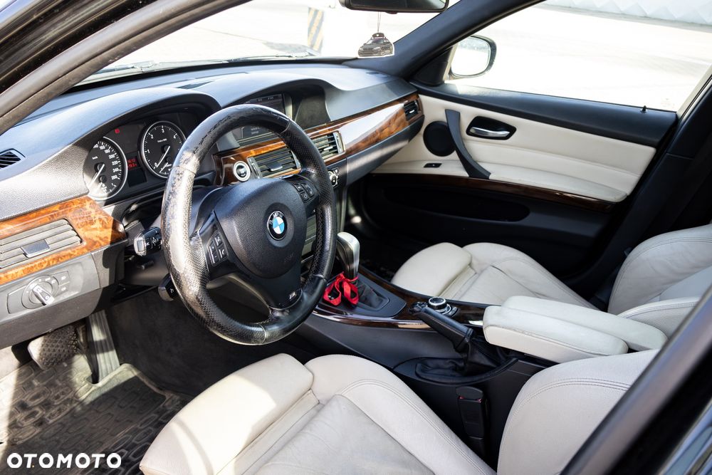 BMW Seria 3 330d DPF Edition Sport - 8