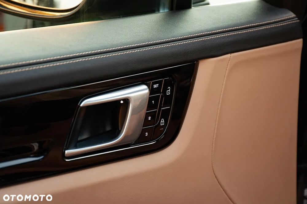 Porsche Cayenne - 22