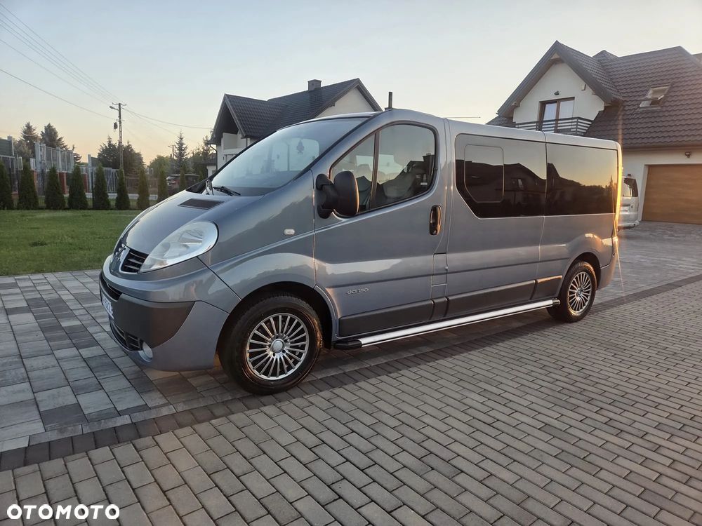 Renault TRAFIC LONG KLIMA TEMPOMAT ORYGINAŁ DUBEL KABINA ZADBANY FULL OPCJA DOPOSAŻONY - 1