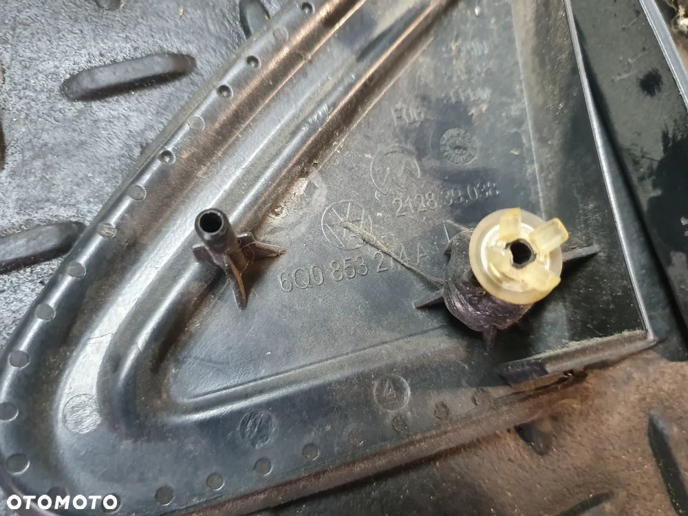 Volkswagen POLO IV 9N LIFT  6Q0853274A 6Q0853273A zaślepka lusterka zewnętrznego KOMPLET 2 SZT - 3