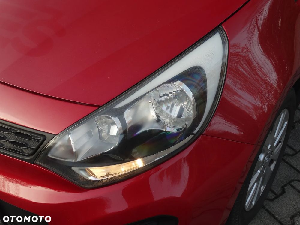 Kia Rio - 12