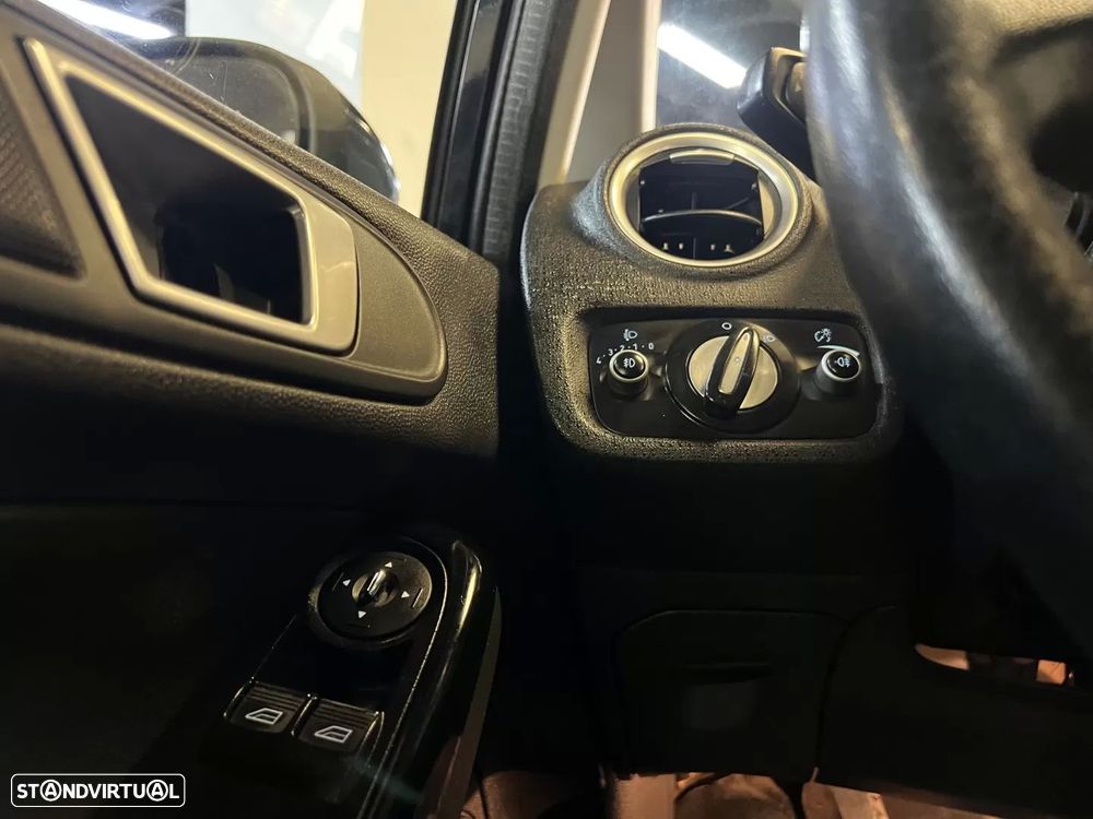 Ford Fiesta 1.0 EcoBoost Connected - 29
