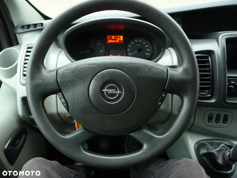 Opel Vivaro - 9