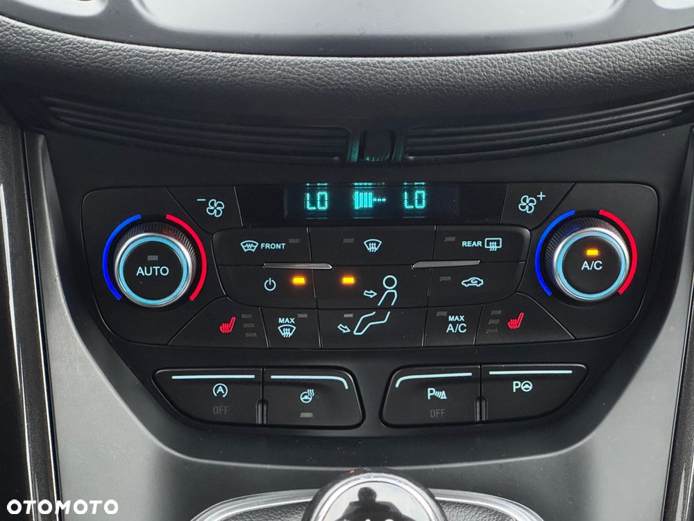 Ford Kuga 2.0 TDCi 4x4 Titanium - 34