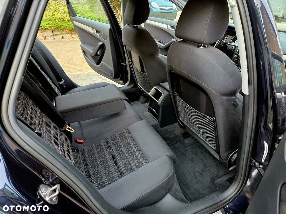 Audi A4 Limousine - 14