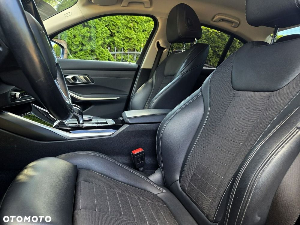 BMW Seria 3 320d xDrive - 10