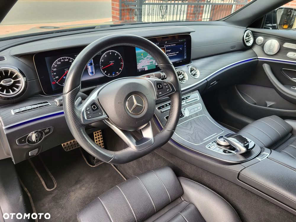 Mercedes-Benz Klasa E 400 4-Matic 9G-TRONIC - 39