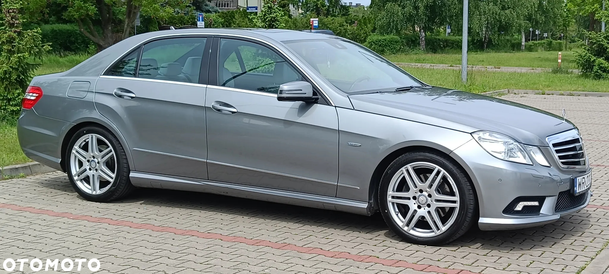 Mercedes-Benz Klasa E 350 CDI BlueEff Avantgarde - 2