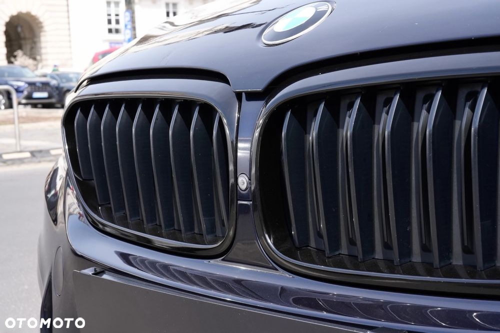 BMW Seria 5 520d M Sport - 29