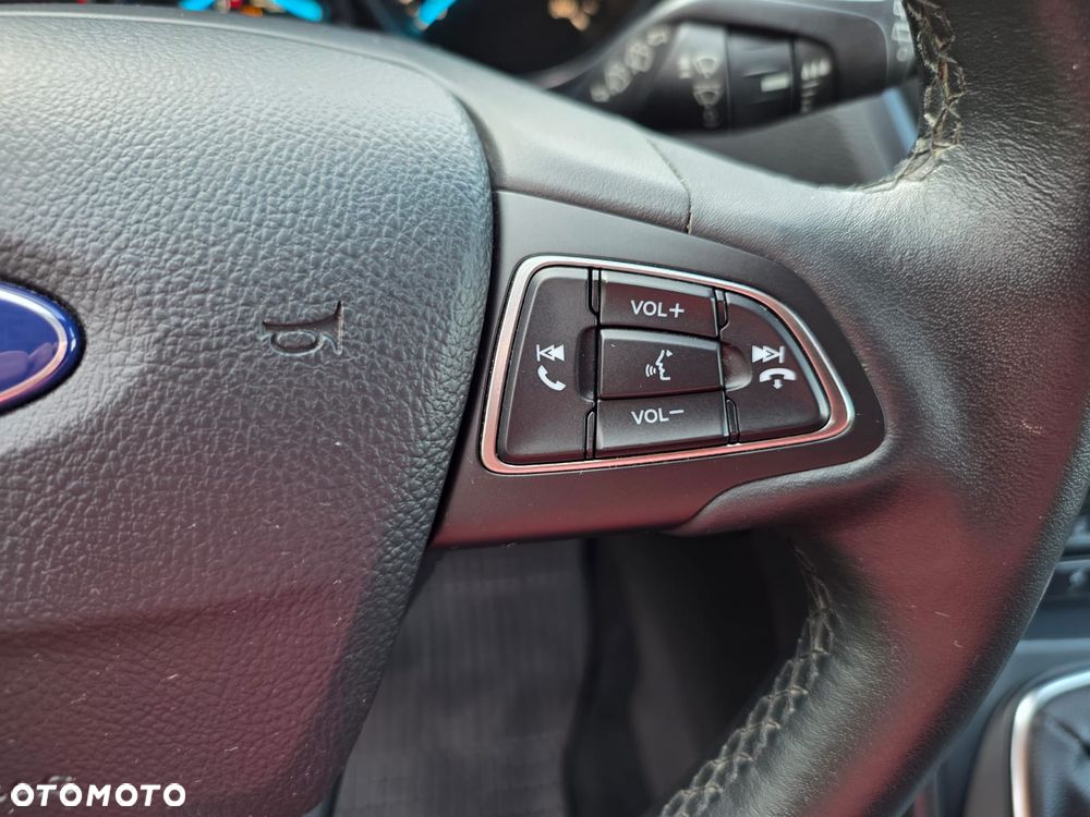 Ford Kuga 1.5 EcoBoost 2x4 Cool & Connect - 19