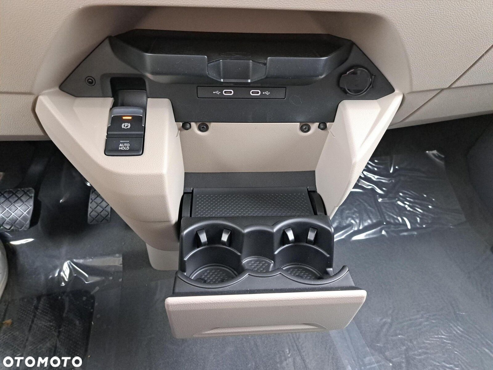 Volkswagen Multivan - 25
