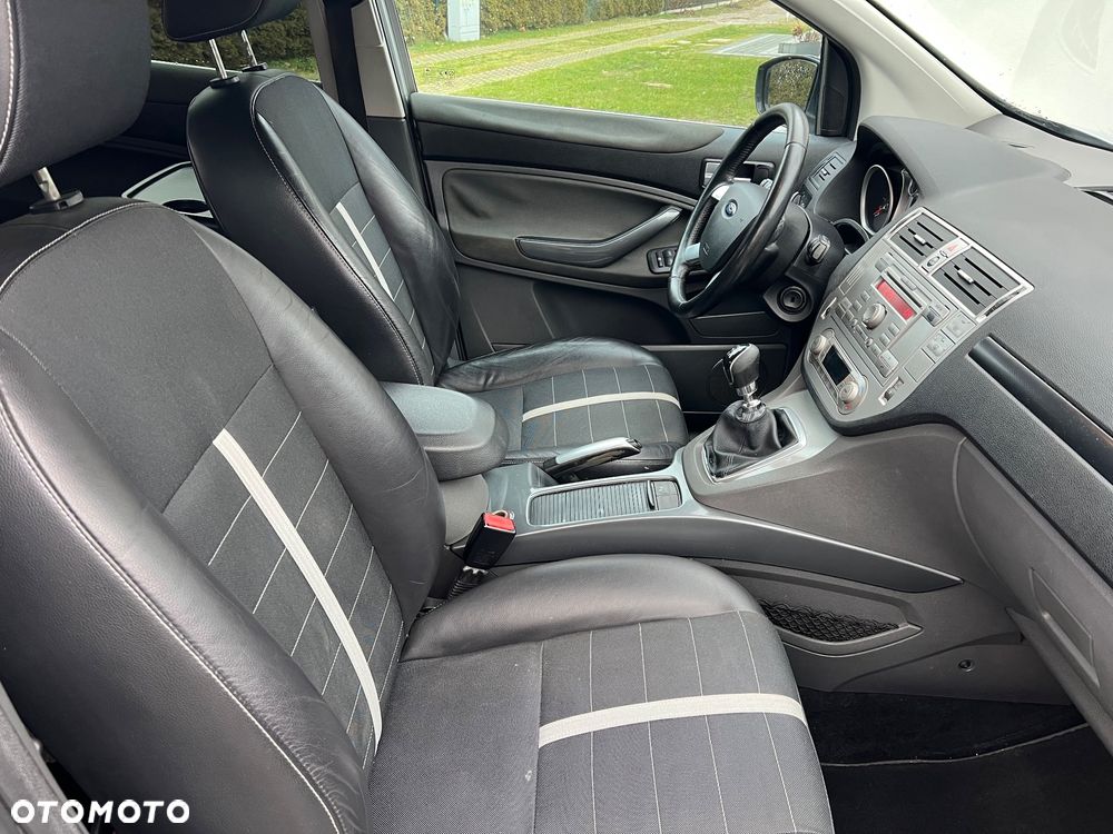 Ford Kuga 2.0 TDCi 4x4 Titanium - 20