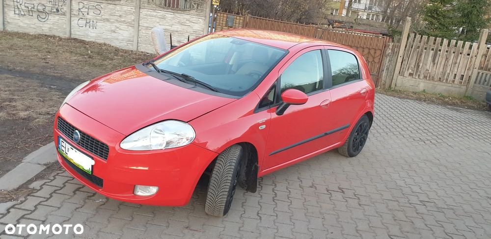 Fiat Grande Punto Actual 1.4 8V Estiva Blue&Me - 4