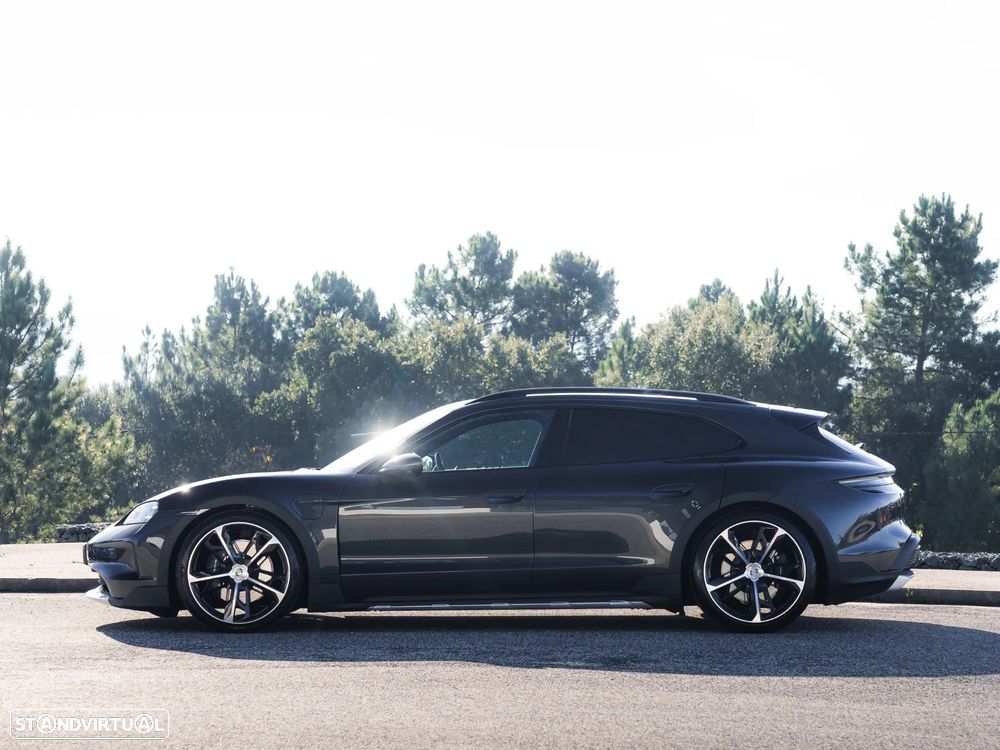 Porsche Taycan Cross Turismo 4 - 3