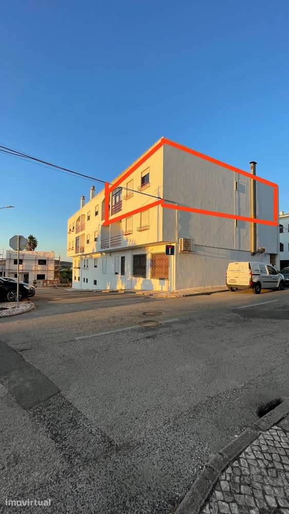 Apartamento T3 com Garagem e Sótão em Alenquer - Grande imagem: 2/29