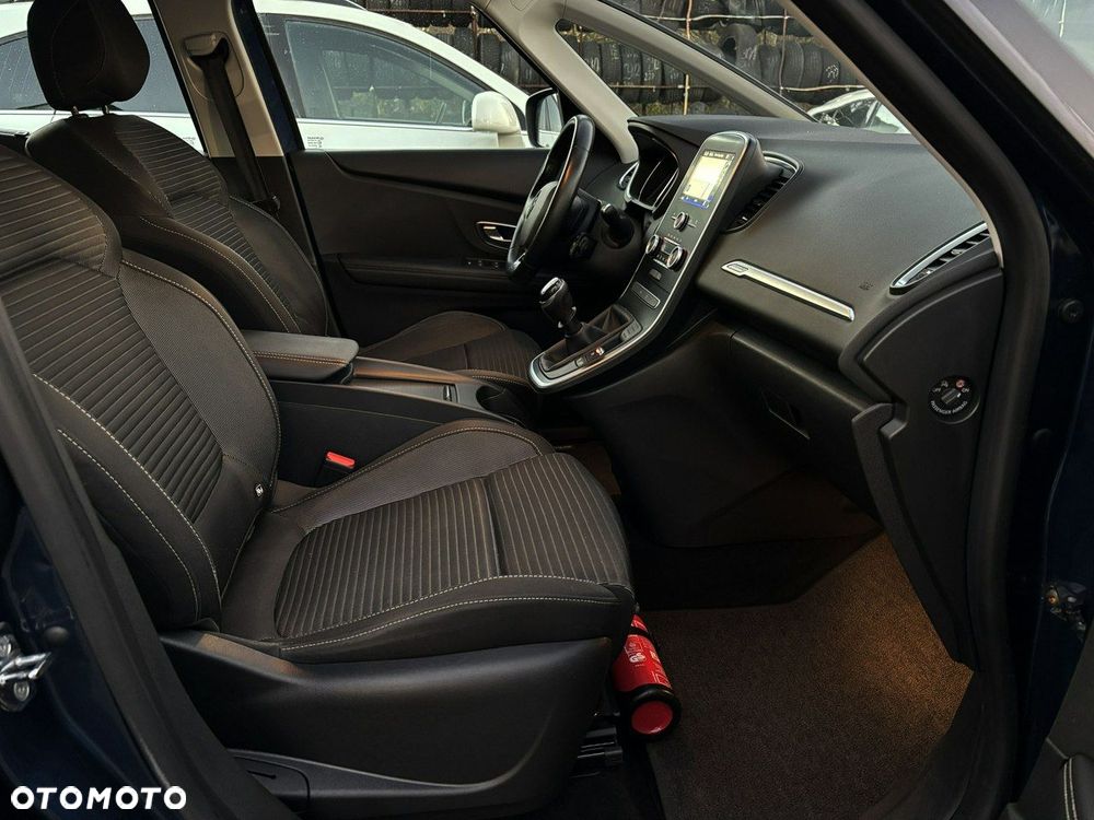 Renault Grand Scenic - 26