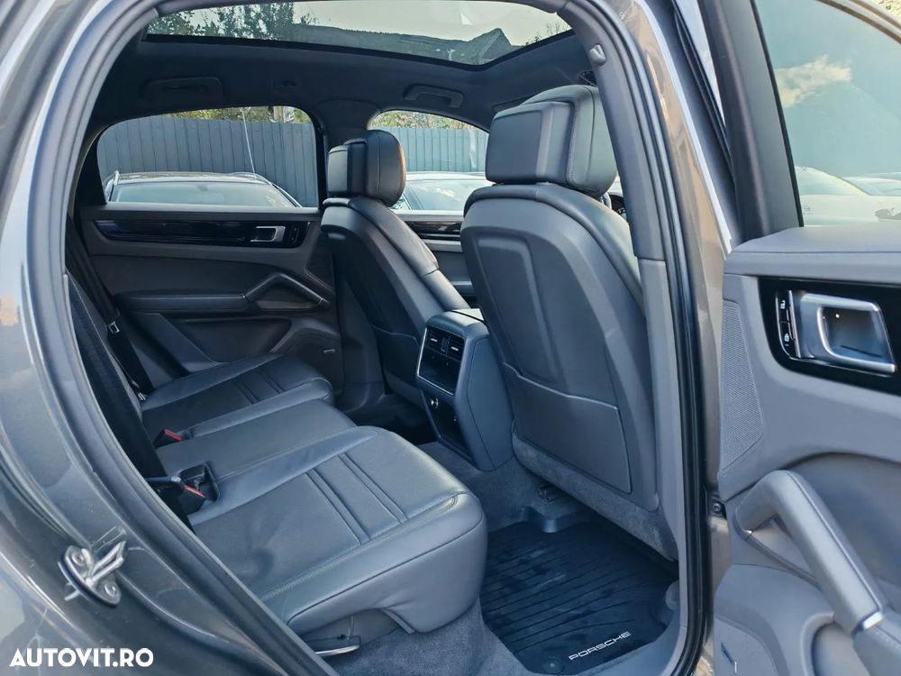 Porsche Cayenne Coupe S - 7