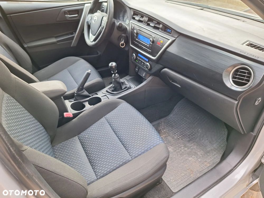 Toyota Auris 1.4 D-4D Comfort - 12