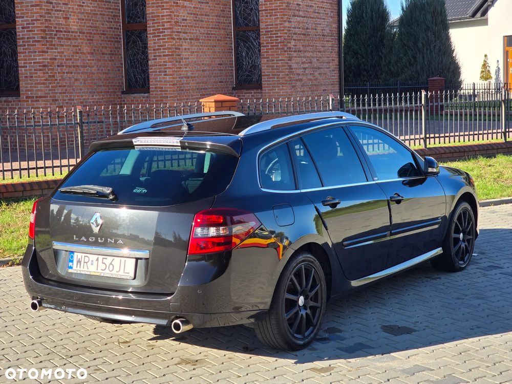Renault Laguna 2011 photo 4
