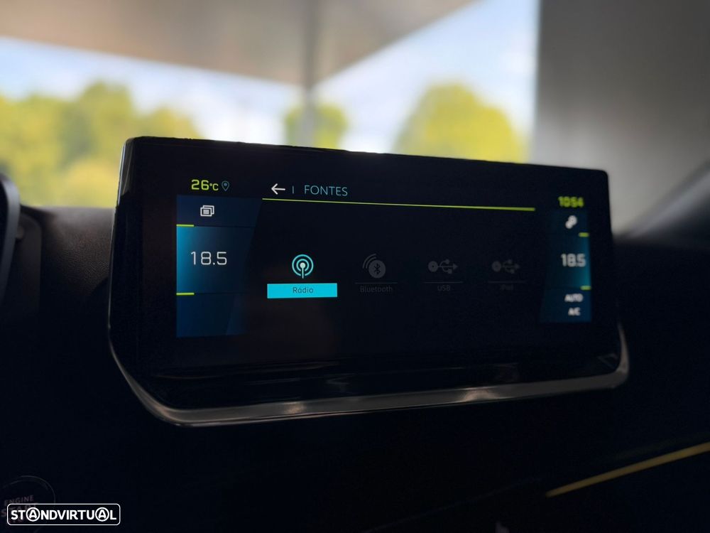 Peugeot e-2008 50 kWh GT - 41