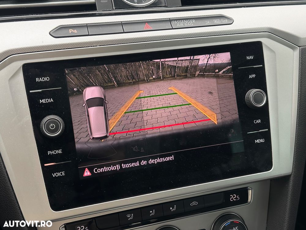 Volkswagen Passat 1.6 TDI SCR DSG Comfortline - 18