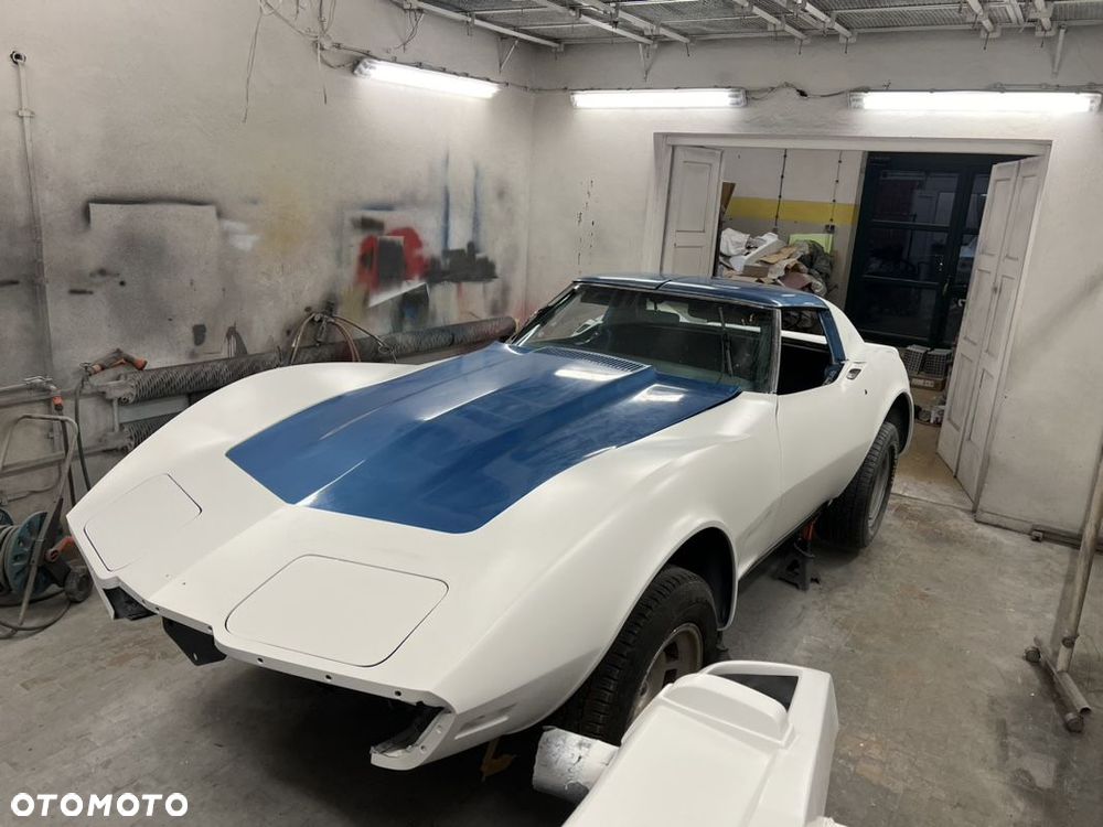 Chevrolet Corvette - 1