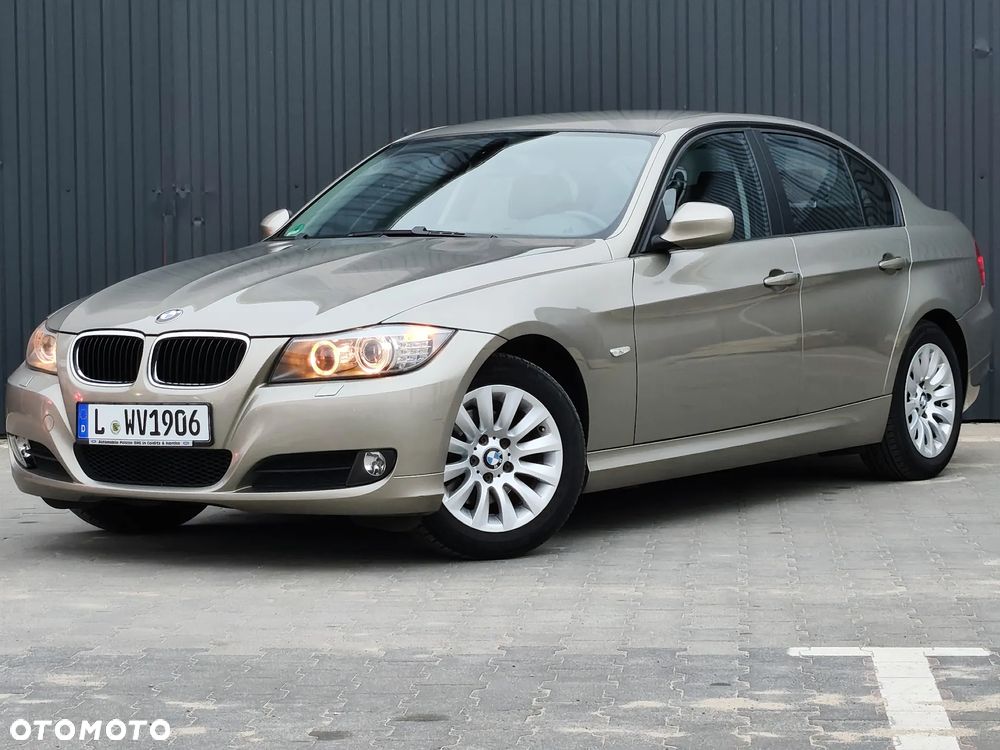 BMW Seria 3 318i Edition Exclusive - 23