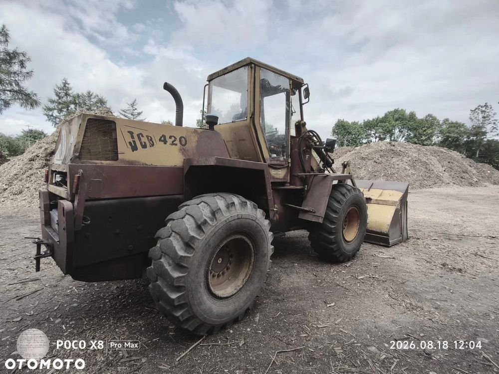 JCB 420 - 1