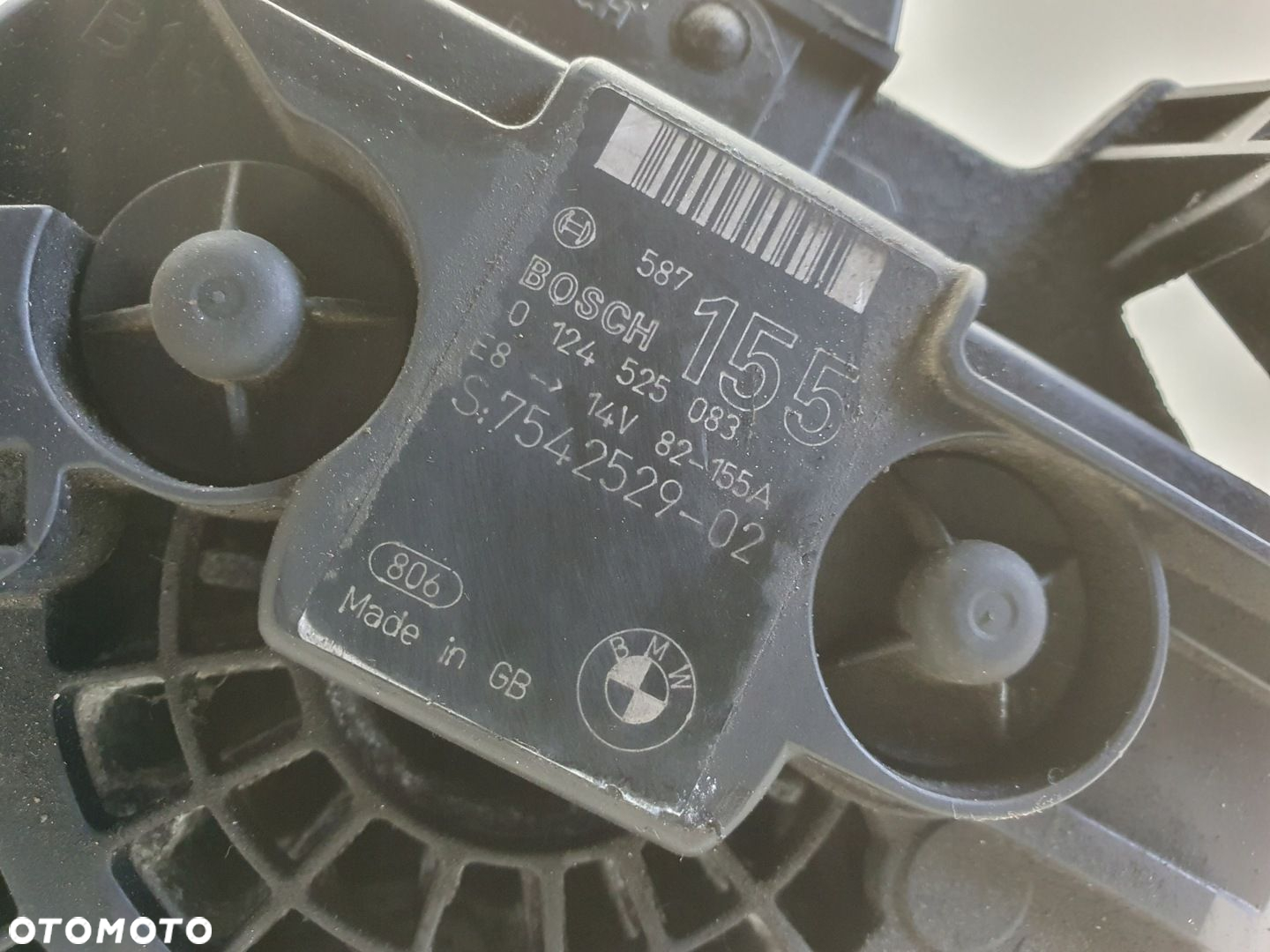 BMW E90 2.5 i ALTERNATOR 0124525083 155A bosch - 2