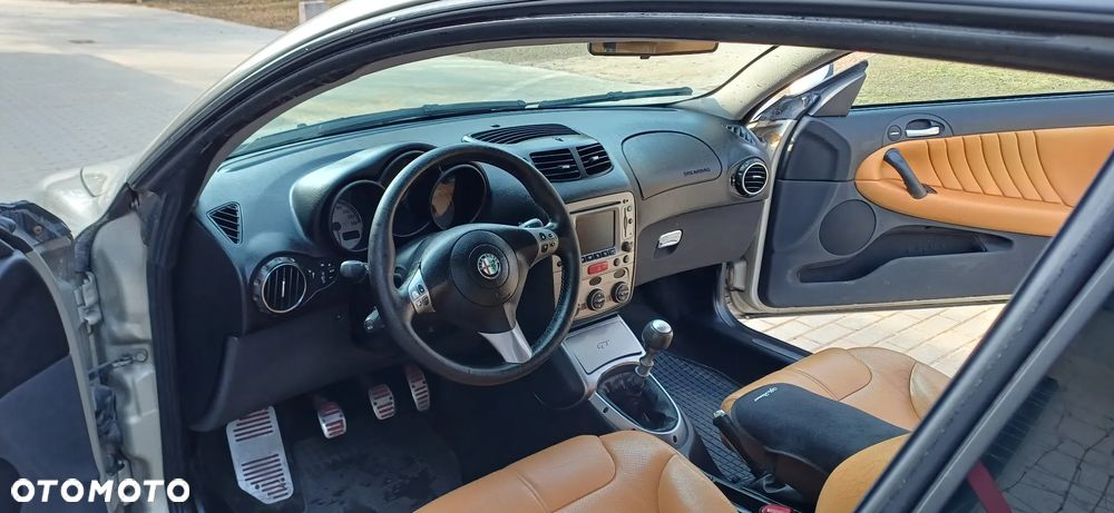 Alfa Romeo GT 1.9 JTD M-Jet Collezione - 9