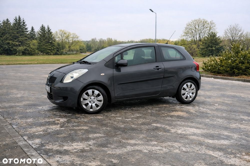 Toyota Yaris 1.3 Luna Premium - 3