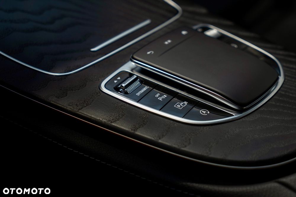 Mercedes-Benz Klasa E - 27