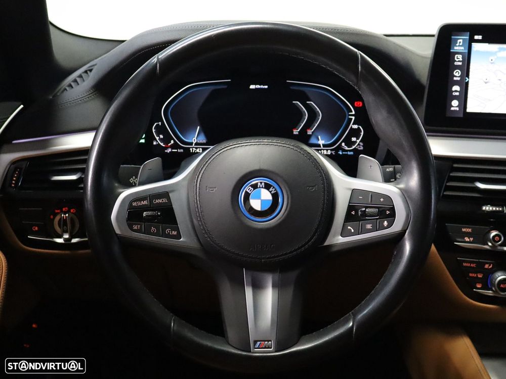 BMW 530 e Line Luxury - 14