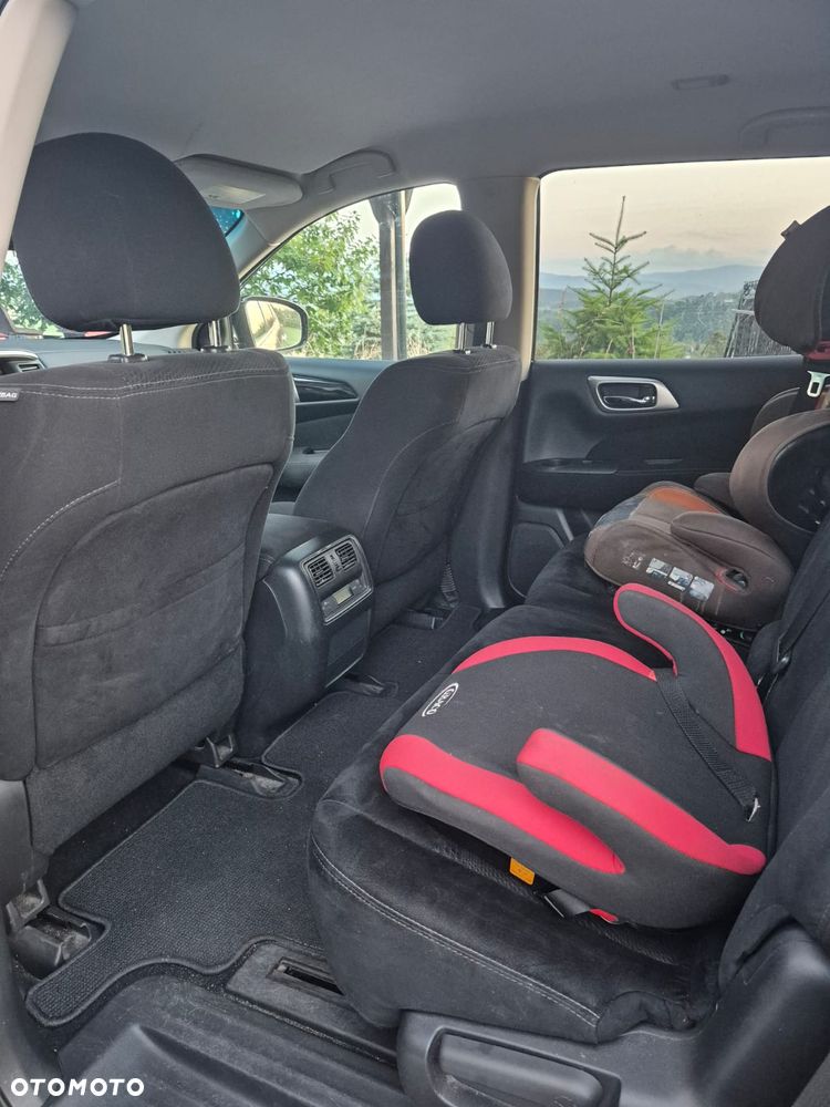 Nissan Pathfinder - 4