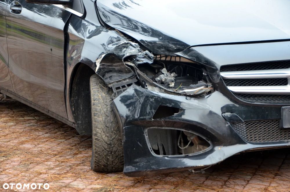 Mercedes-Benz Klasa B 180 d Edition - 21