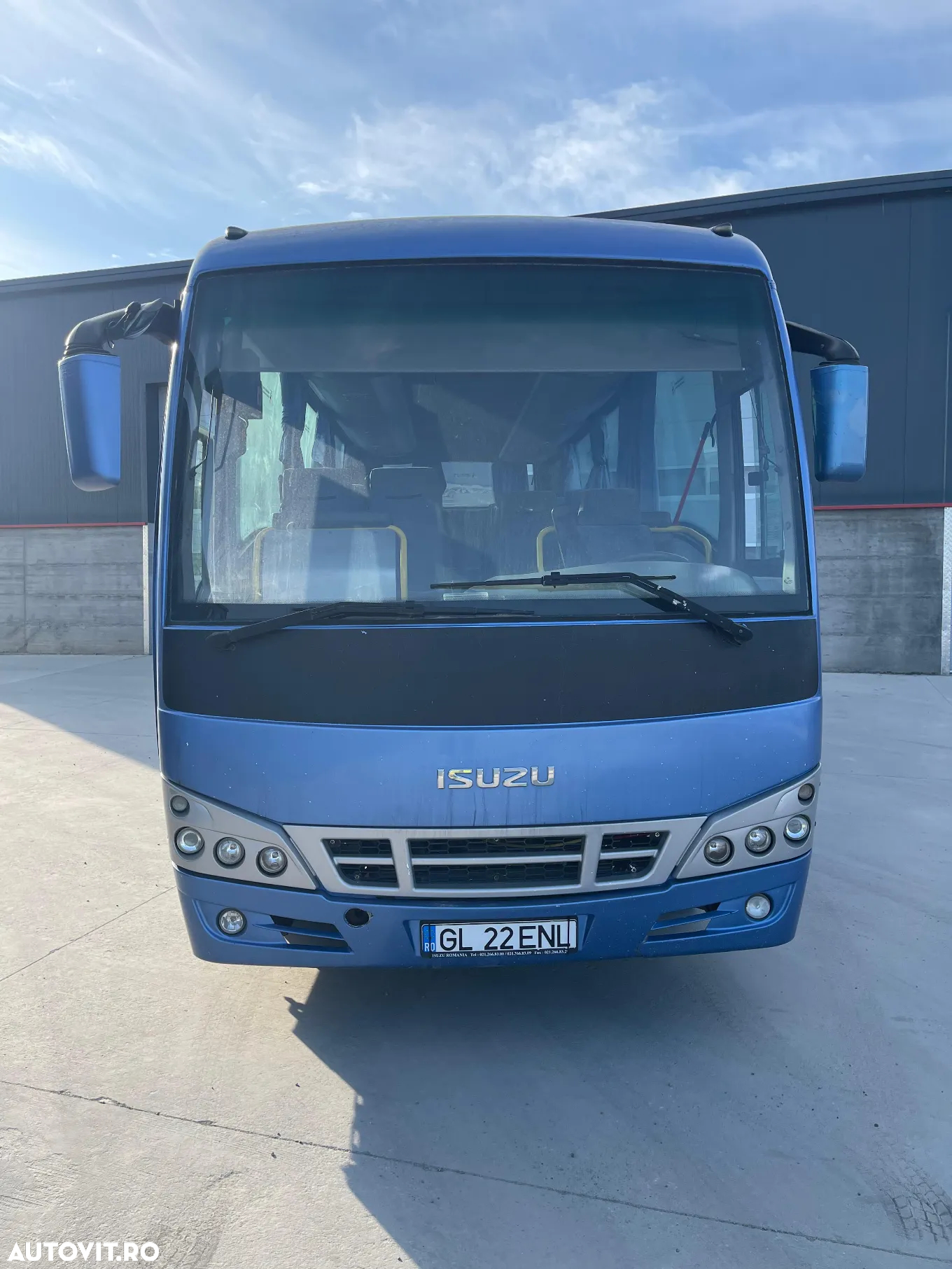 Isuzu Q-BUS 31 TURQUOISE - 3