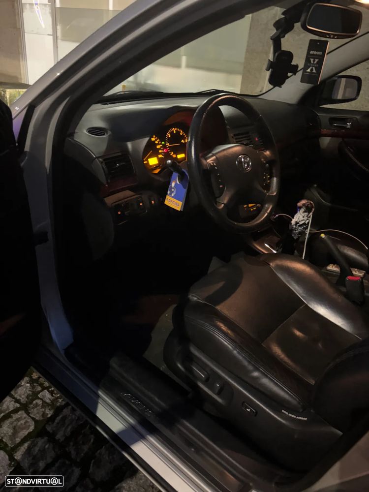 Toyota Avensis LB 2.0 D-4D - 5