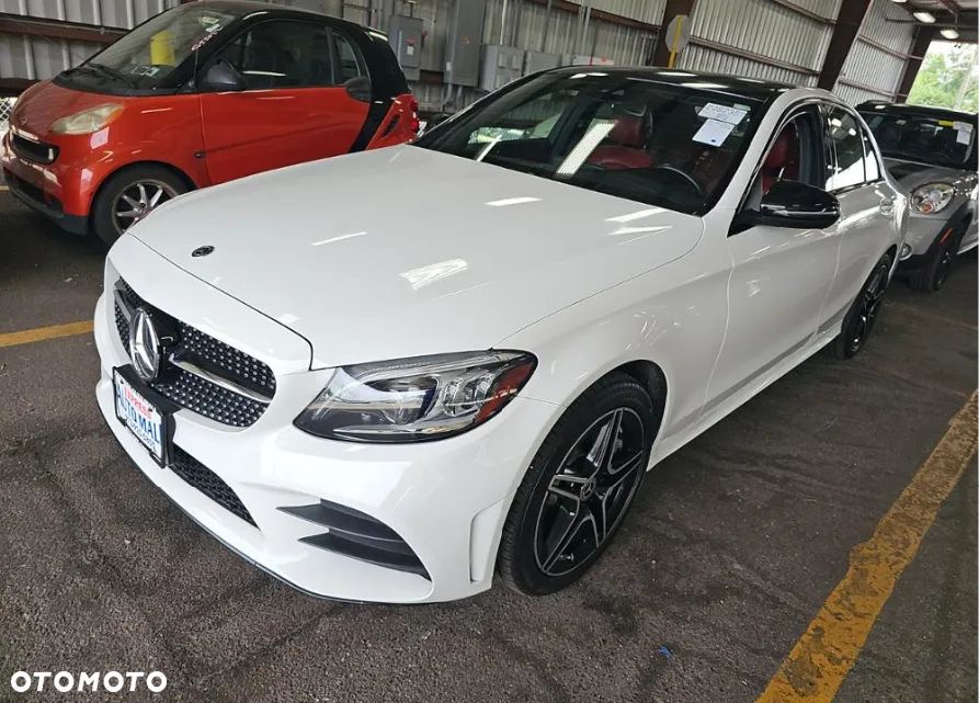 Mercedes-Benz Klasa C 300 4Matic 9G-TRONIC AMG Line - 3