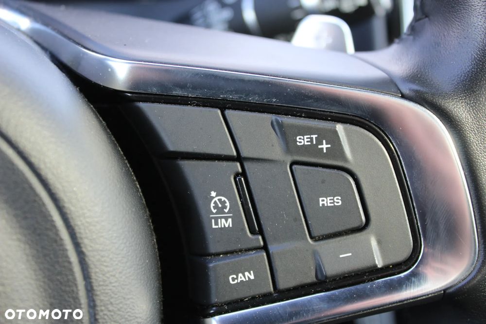 Jaguar F-Pace 3.0 TDV6 AWD R-Sport - 24