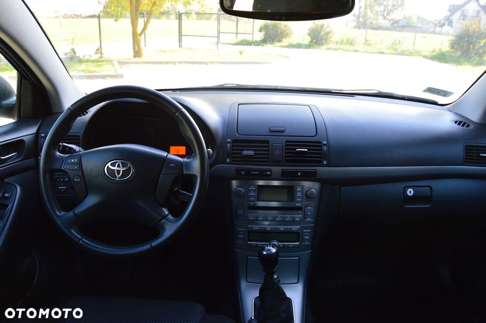 Toyota Avensis - 13