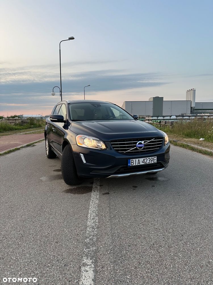Volvo XC 60 T5 Drive-E Momentum - 1