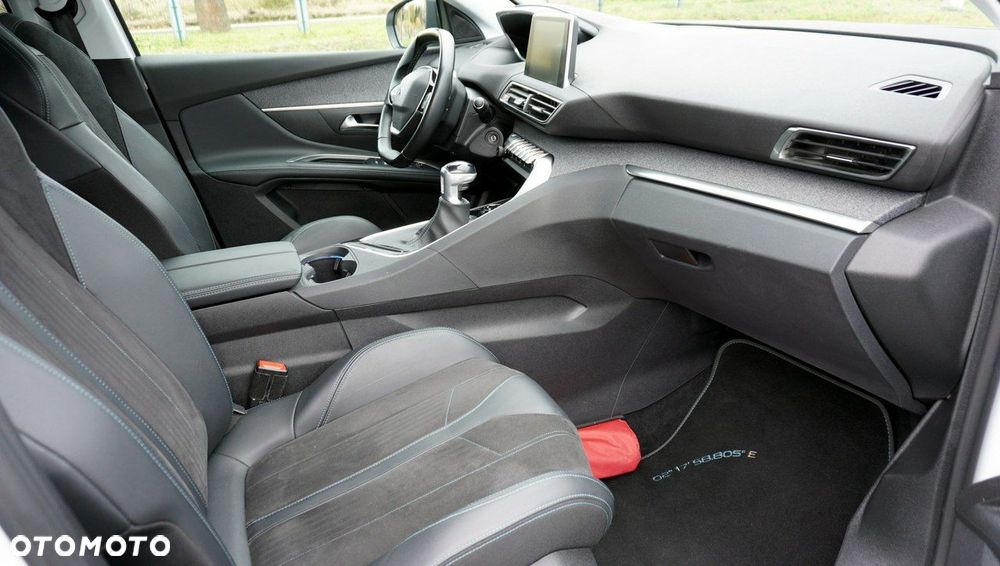 Peugeot 5008 1.2 PureTech Allure Pack S&S - 13