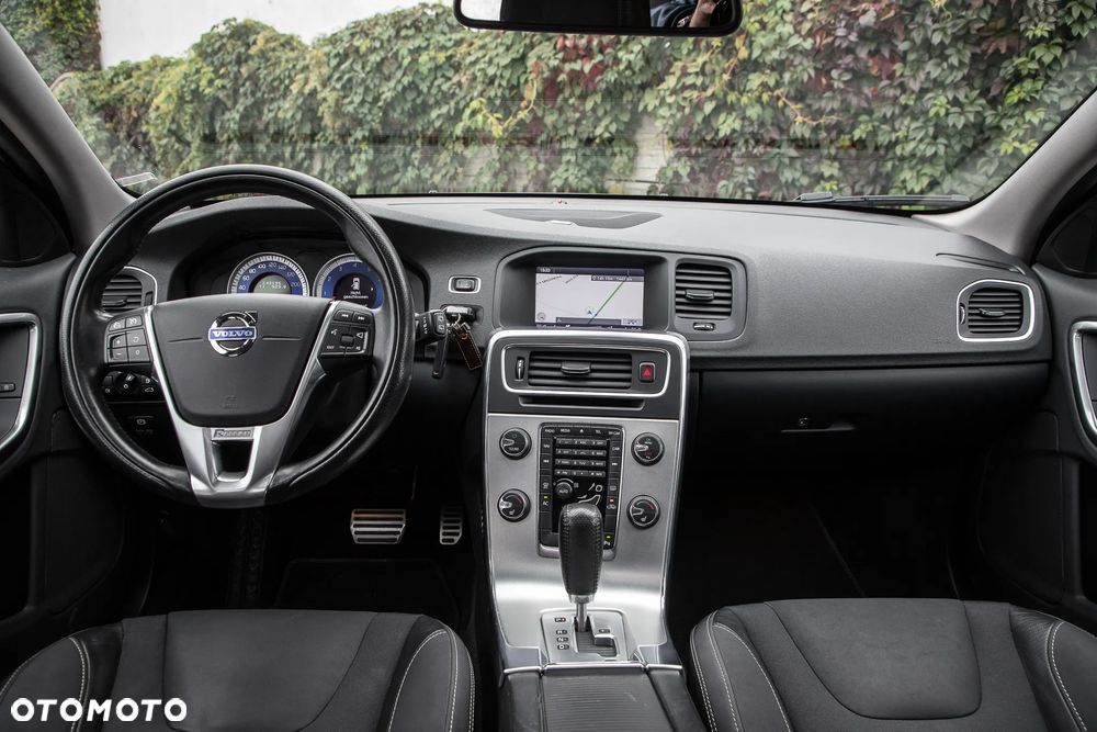 Volvo V60 T6 AWD Geartronic RDesign - 31